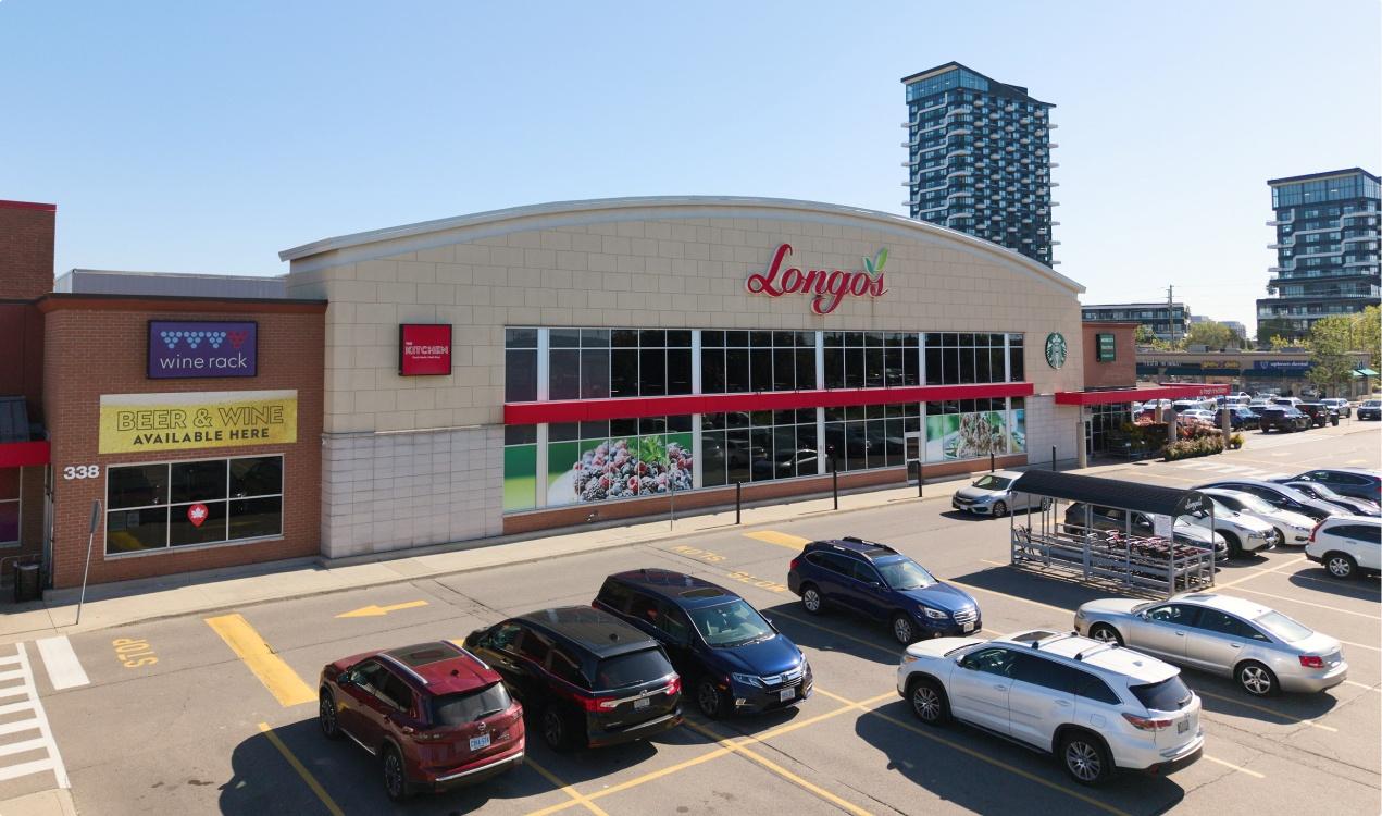 Trafalgar & Dundas Market 4